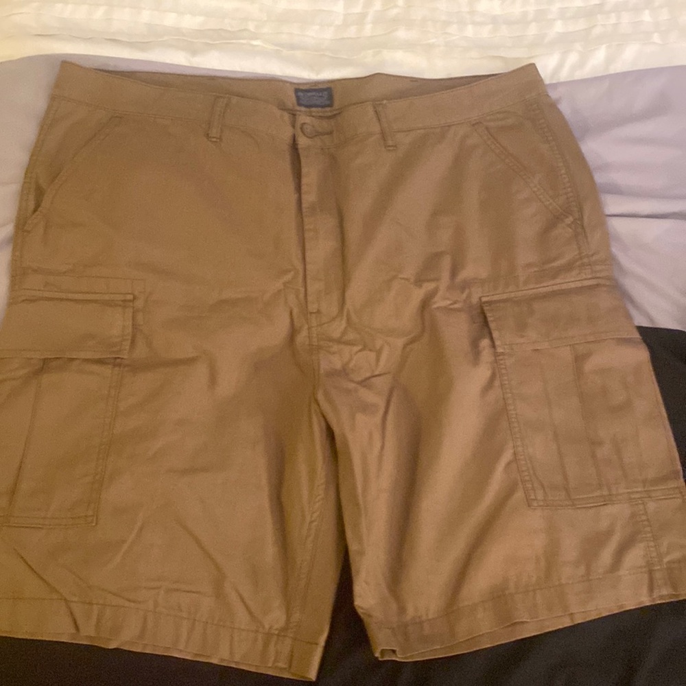 Levi’s mens cargo shorts 42w